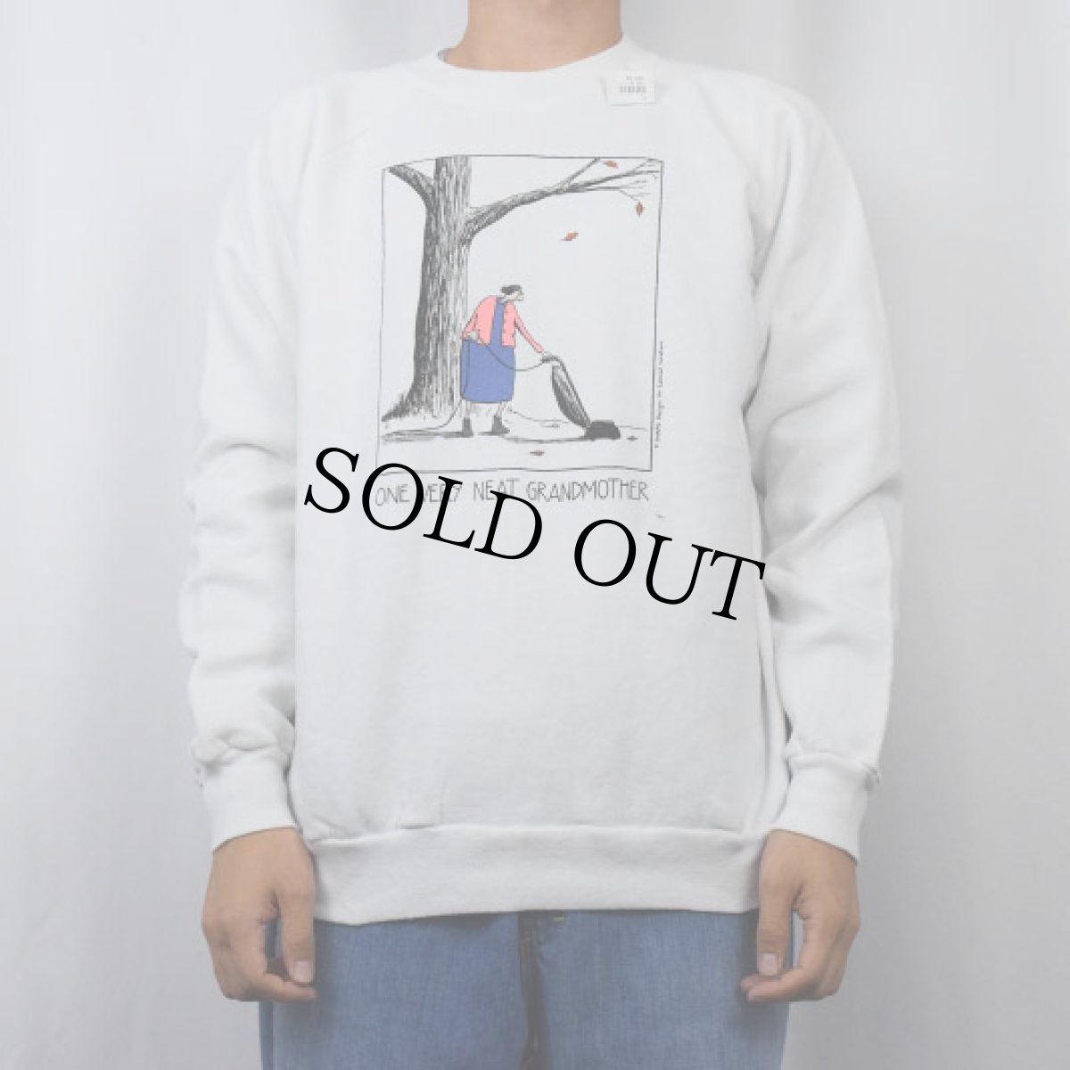 画像2: "ONE VERY NEAT GRANDMOTHER" イラストプリント ラグランスウェット (2)