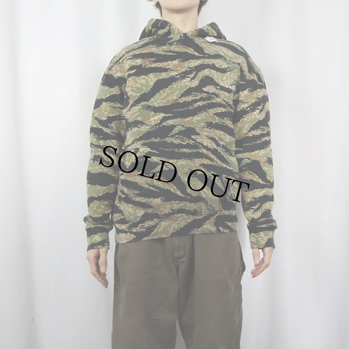 画像2: タイガーストライプカモ柄 スウェットフーディー (2)