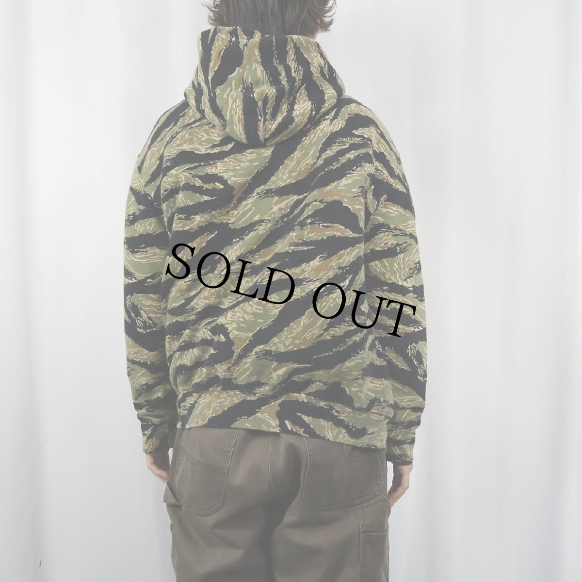 画像3: タイガーストライプカモ柄 スウェットフーディー (3)