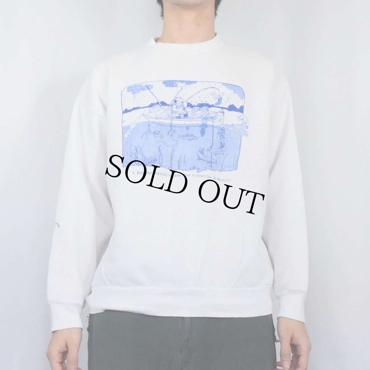 画像2: 80〜90's Disney USA製 "A Bad Day Fishing Is Better Than a Good Day at Work!!!" イラストプリントスウェット L (2)