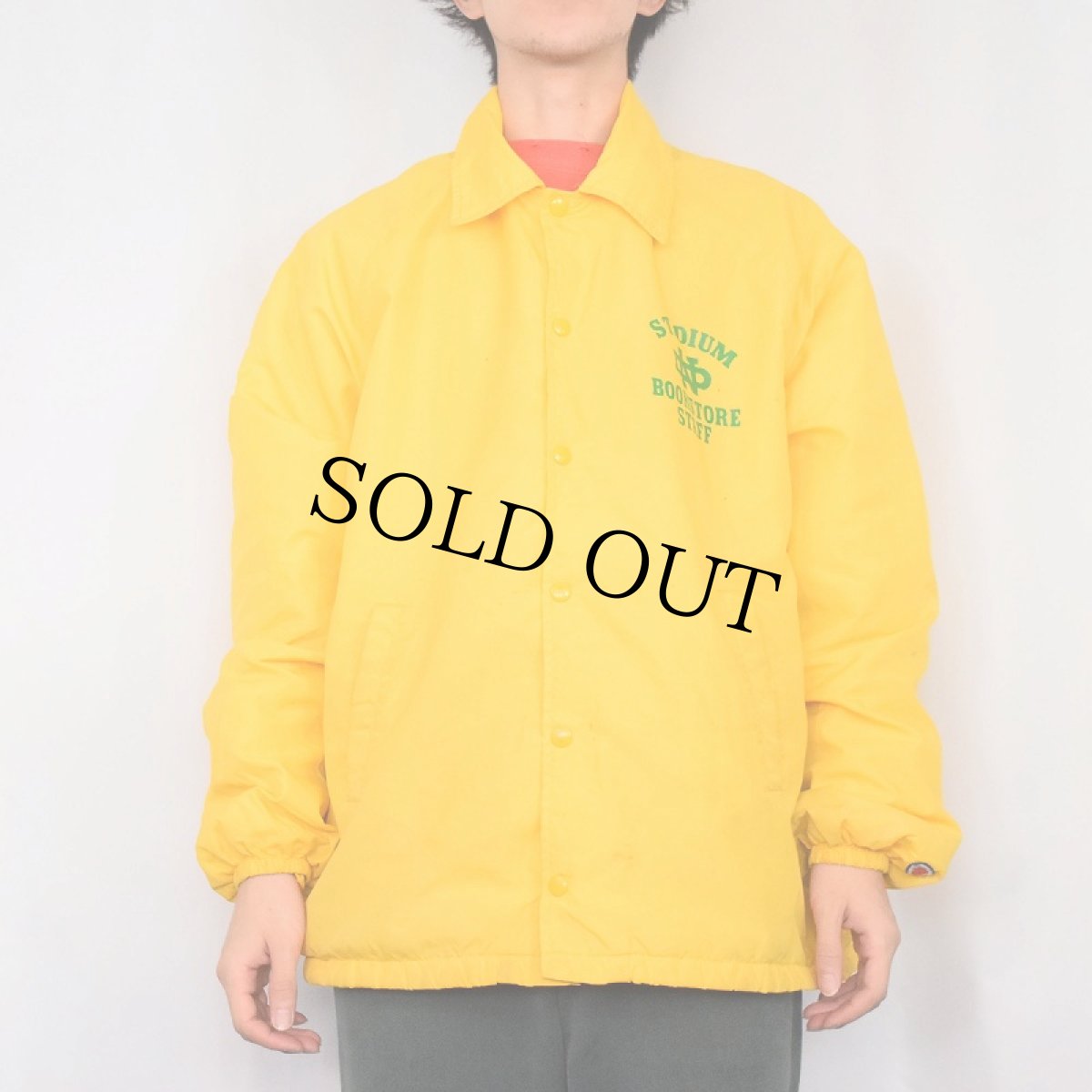 画像2: 80's Champion USA製 "STADIUM BOOKSTORE STAFF" 裏ボア ナイロンコーチジャケット XL (2)