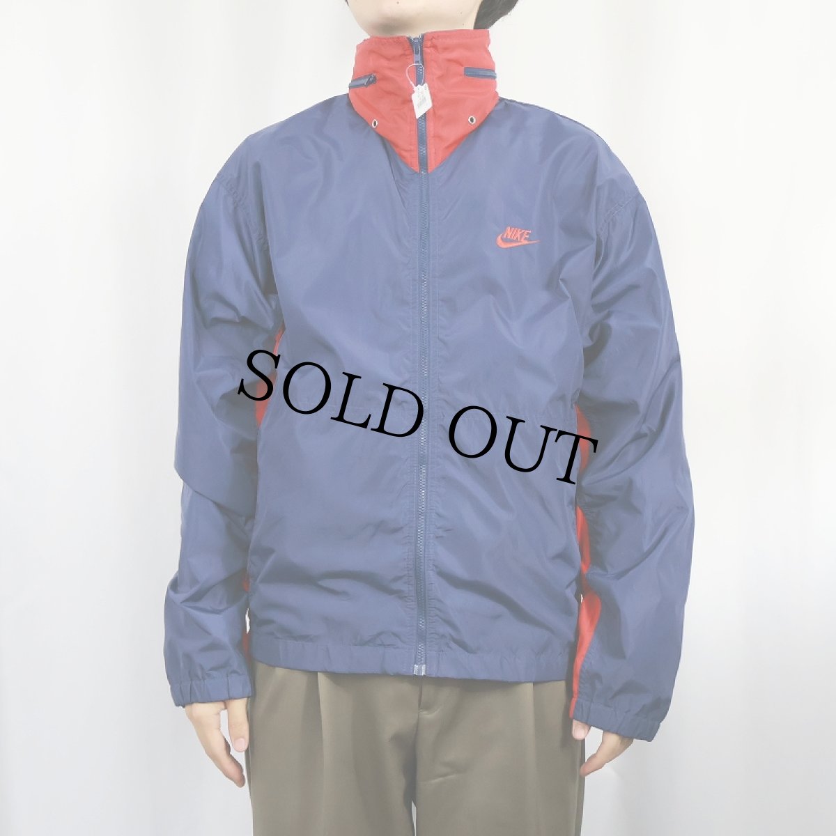 画像2: 80's NIKE 銀タグ ロゴ刺繍 ナイロンジップジャケット NAVY M (2)
