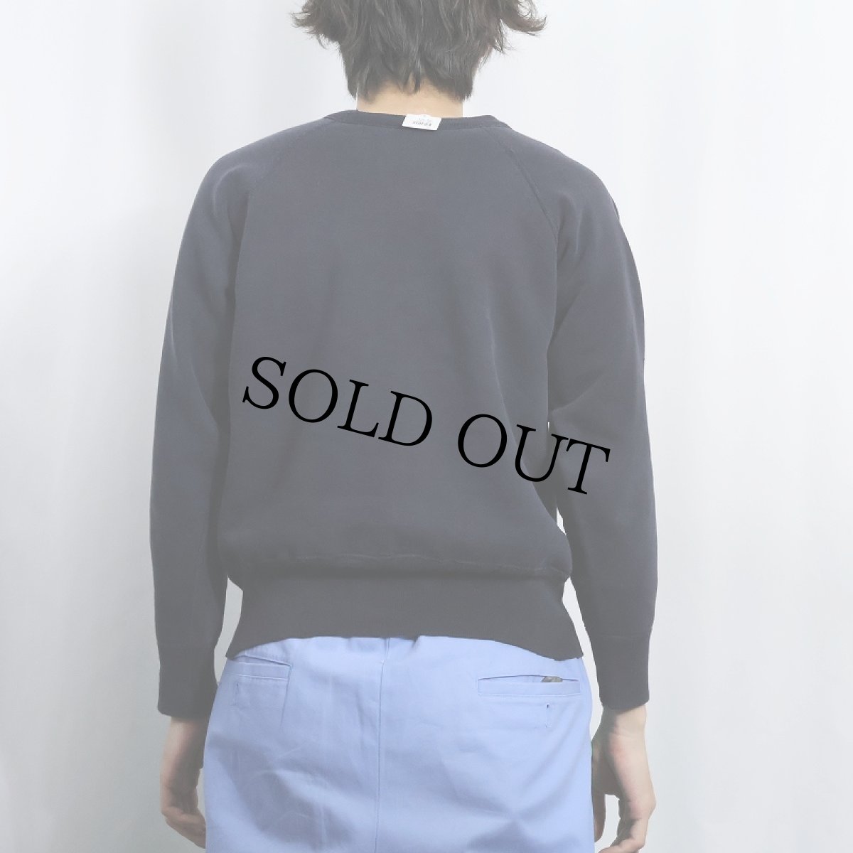画像3: 60's Nowrich USA製 "UNIVERSITY CINCINNATI" フロッキープリント ラグランスウェット NAVY M (3)