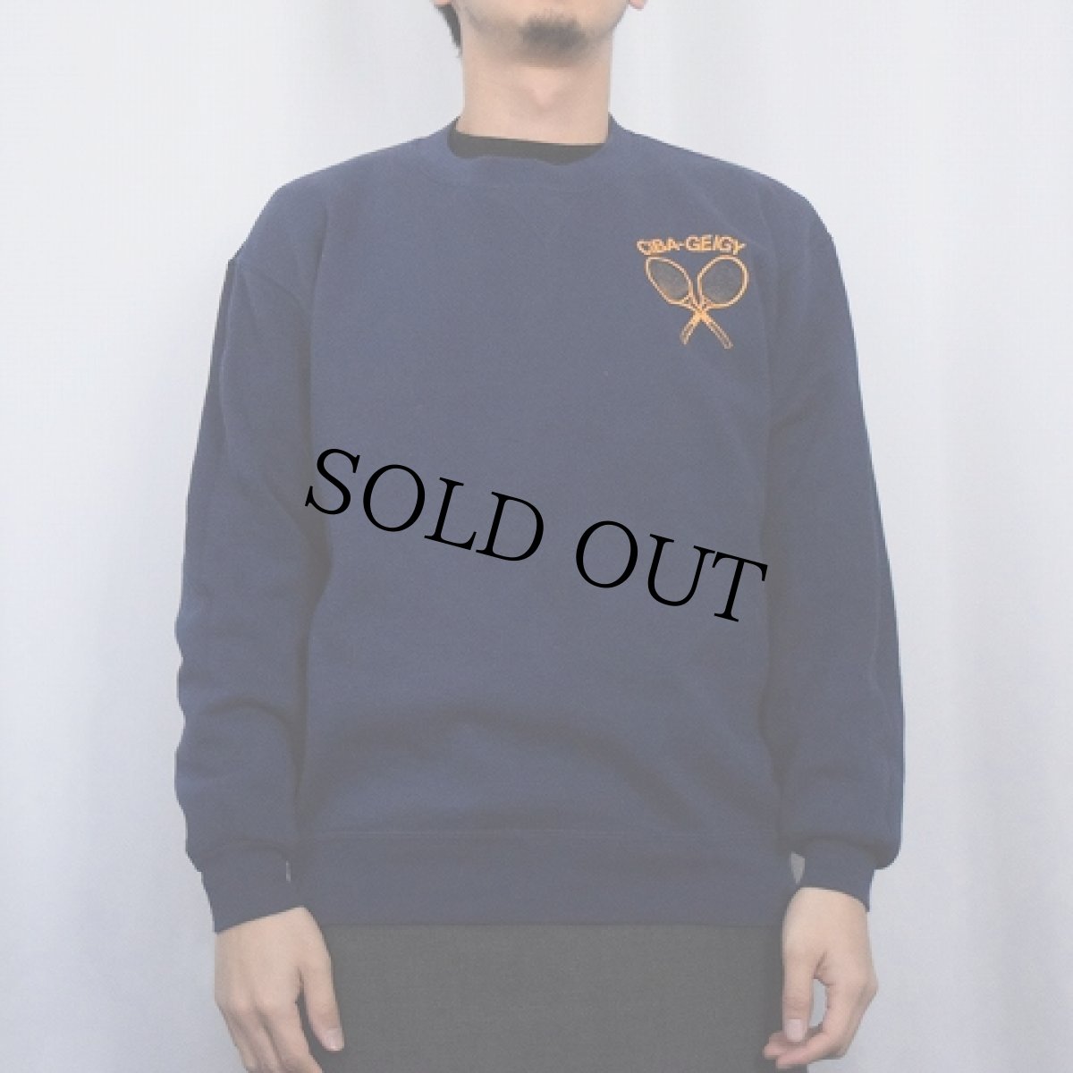 画像2: 90's RUSSELL ATHLETIC USA製 "CIBA-GEIGY" 前V プリントスウェット NAVY XL (2)