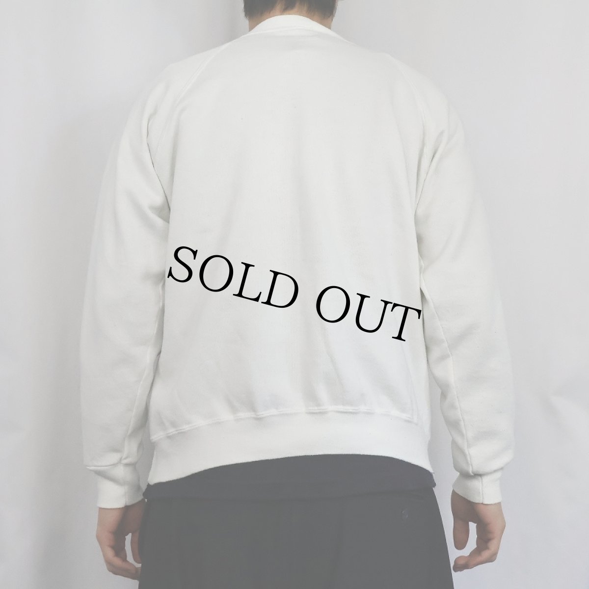 画像3: 80's Champion トリコタグ USA製 "ST. JOHN'S UNIVERSITY" フロッキープリントラグランスウェット L (3)