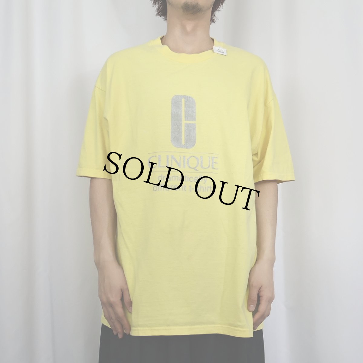 画像2: 【SALE】 CLINIQUE USA製 スキンケアメーカー ラメプリントTシャツ XL (2)
