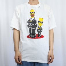 画像2: THE SIMPSONS "MIB" キャラクターパロディプリントTシャツ (2)