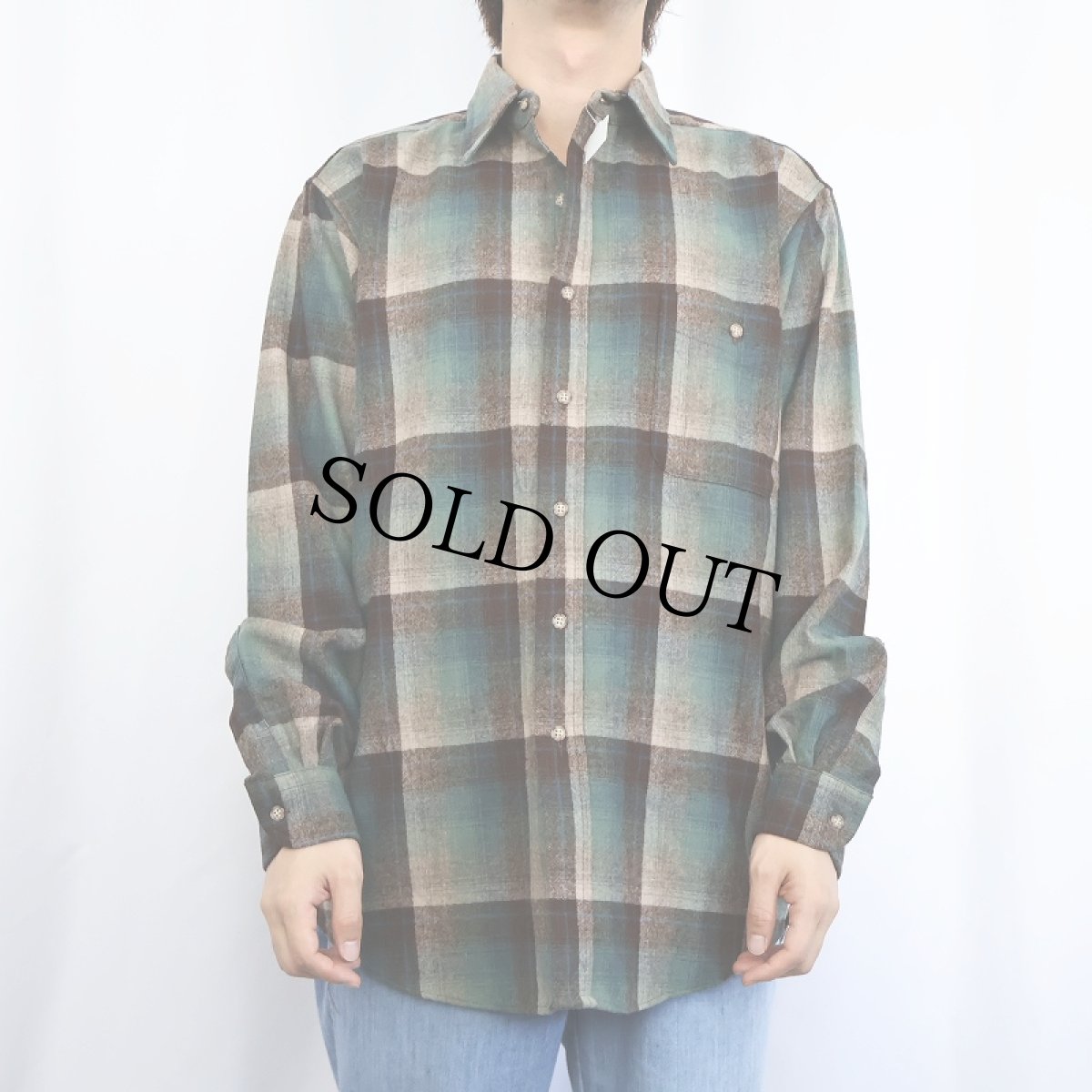 画像2: 70's PENDLETON USA製 オンブレーチェック柄 エルボーパッチ付き ウールシャツ M (2)