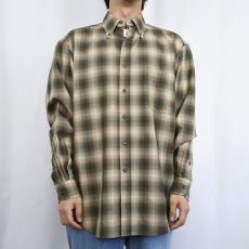 画像2: 90's PENDLETON オンブレーチェック柄 ウールボタンダウンシャツ M (2)