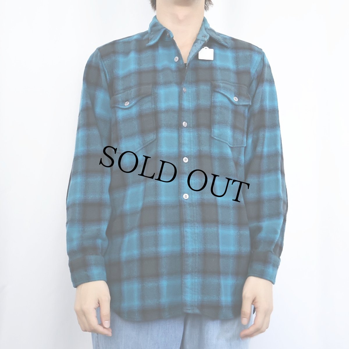 画像2: 60's PENDLETON オンブレーチェック柄 エルボーパッチ付き ウールシャツ SIZE16 (2)