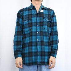 画像2: 60's PENDLETON オンブレーチェック柄 エルボーパッチ付き ウールシャツ SIZE16 (2)