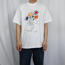 画像2: 90's Pablo Picasso "The Bouquet of Peace" アートプリントTシャツ (2)