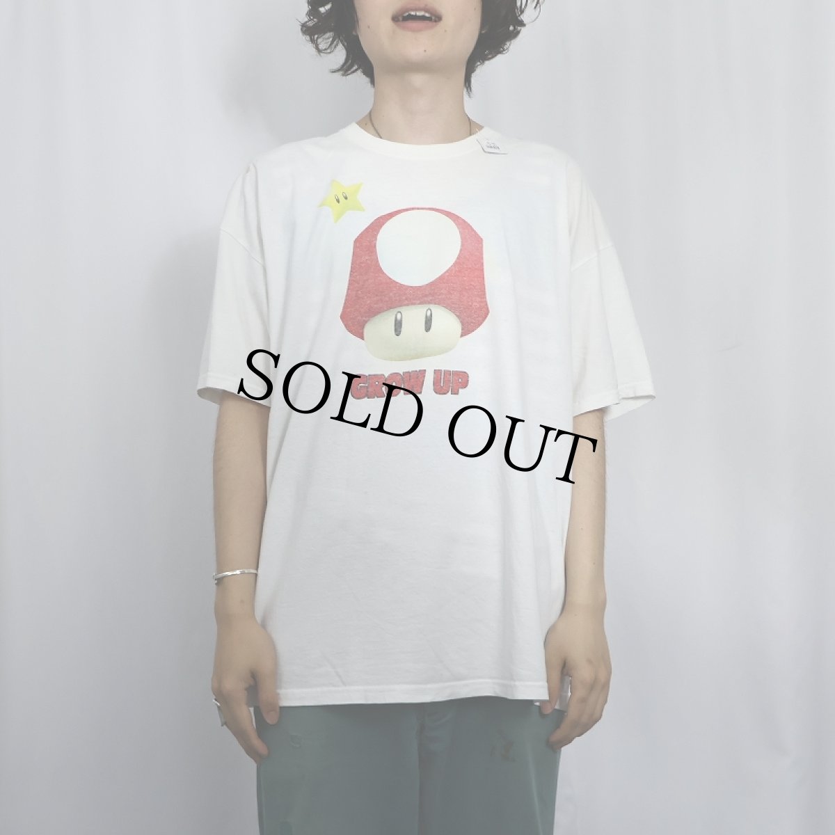 画像2: 【SALE】 スーパーマリオ "スーパーキノコ" ゲームキャラクタープリントTシャツ XXL (2)