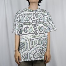 画像4: 90's Hobie サーフブランド ロゴ刺繍 ペイズリー柄 大判プリントTシャツ (4)
