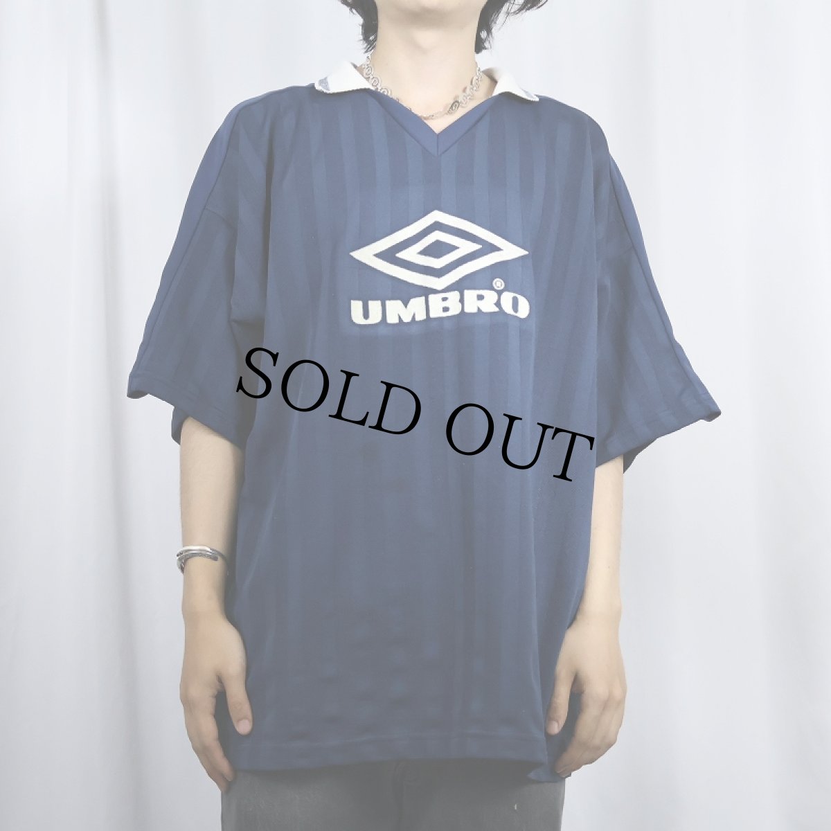 画像2: 90's UMBRO USA製 フロッキープリント ゲームシャツ NAVY XL (2)