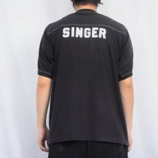 画像4: 70〜80's USA製 "SINGER" フロッキープリント フットボールTシャツ XL (4)
