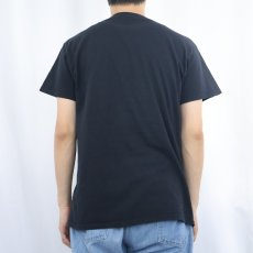 画像3: Steven Rhodes "Black Magic Animal Rescue" イラストプリントTシャツ BLACK M (3)