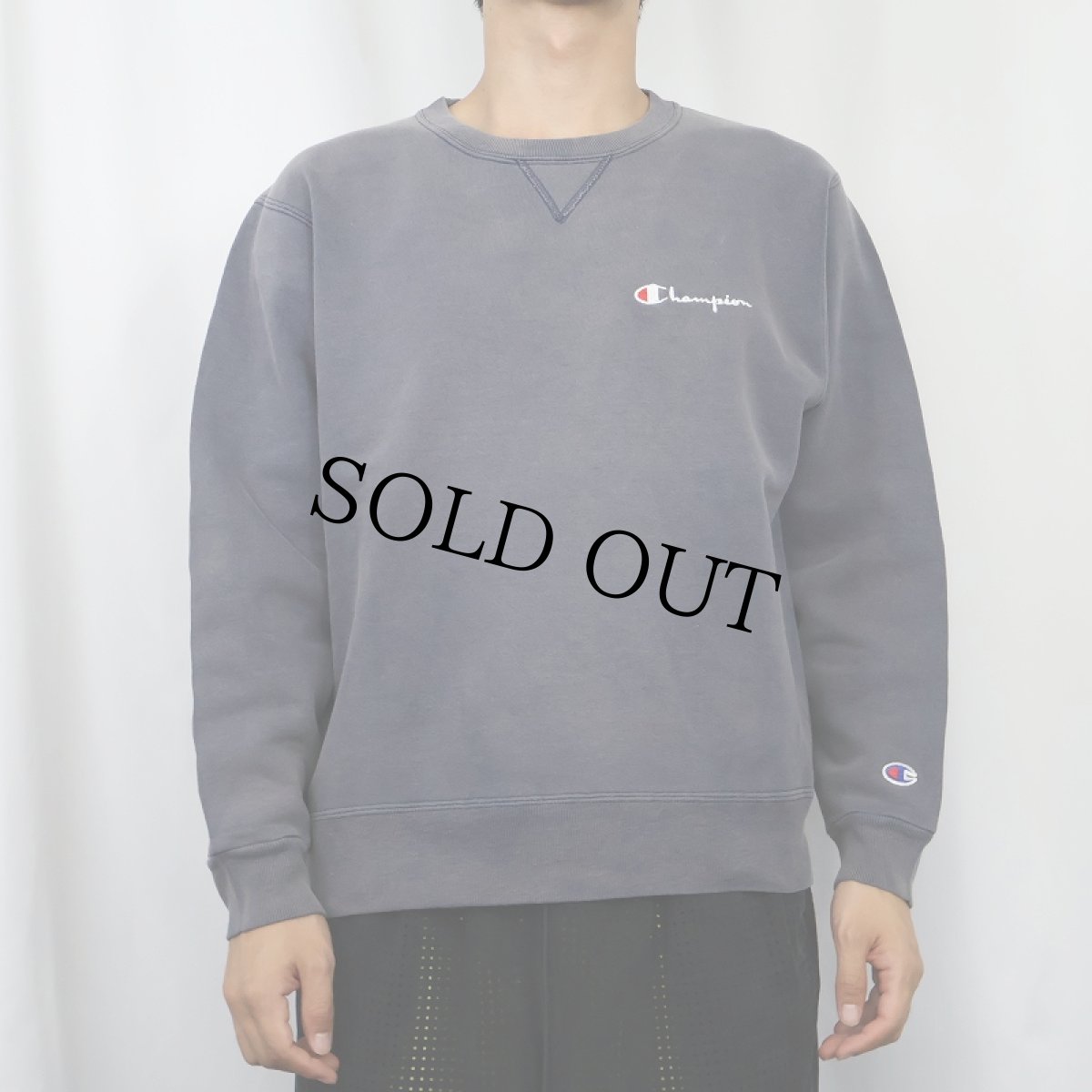 画像2: 90's Champion USA製 ロゴ刺繍 前Vスウェット M (2)