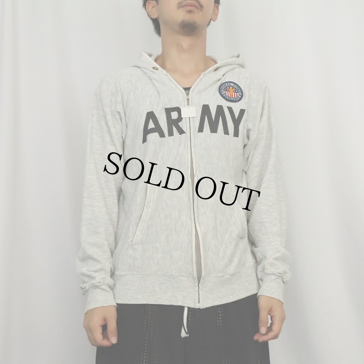 画像2: 80〜90's Champion 青刺繍タグ 中期 USA製 "ARMY" ワッペン付き スウェットジップパーカー M (2)