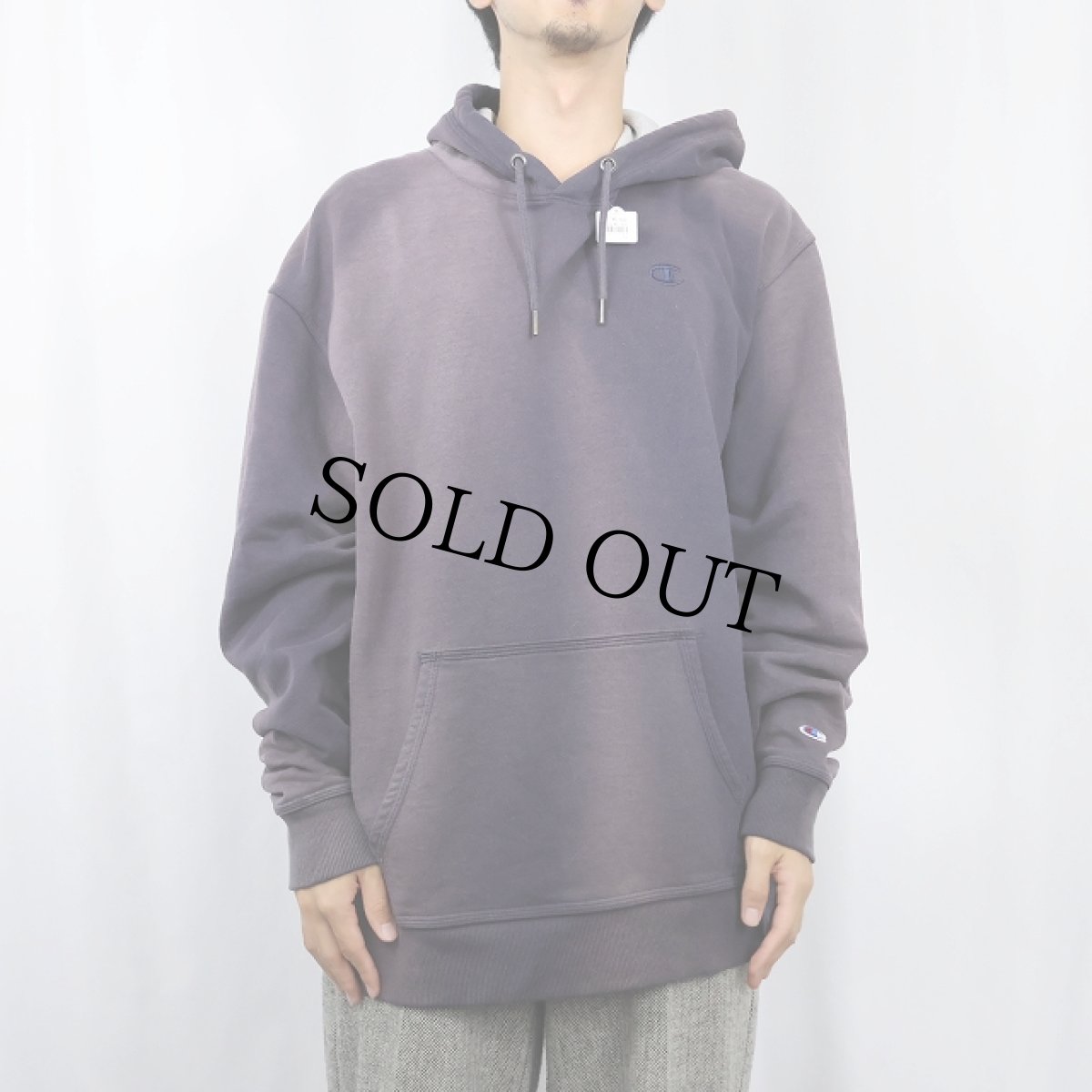 画像2: Champion ロゴ刺繍 フェードスウェットフーディー XL (2)