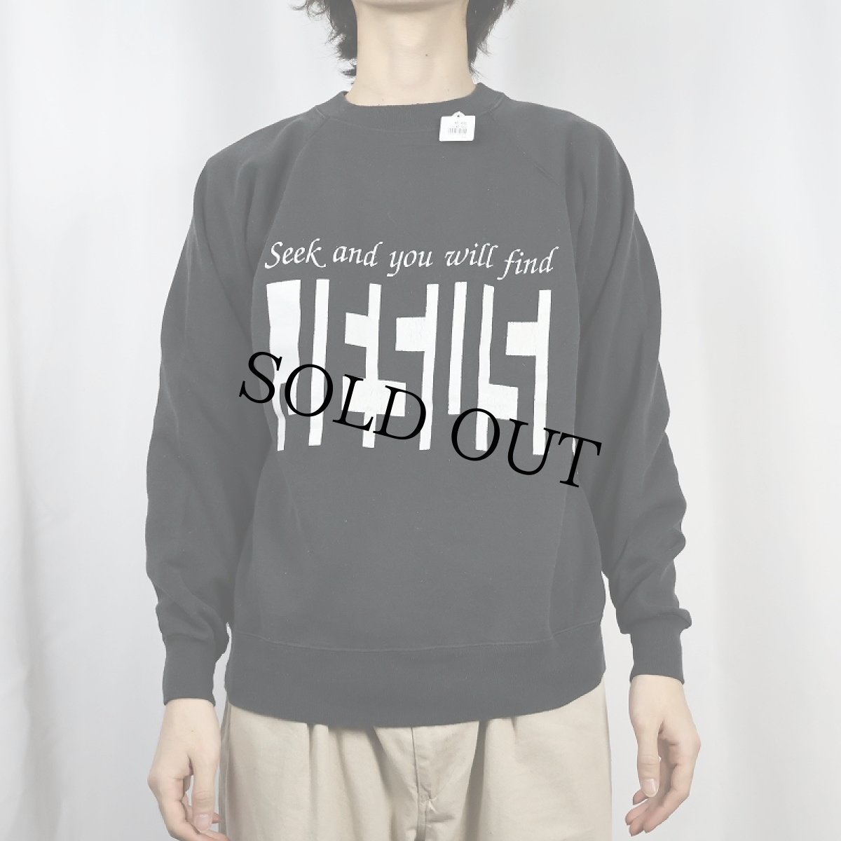 画像2: 90〜2000's USA製 "Seek and you will find" プリントラグランスウェット BLACK L (2)