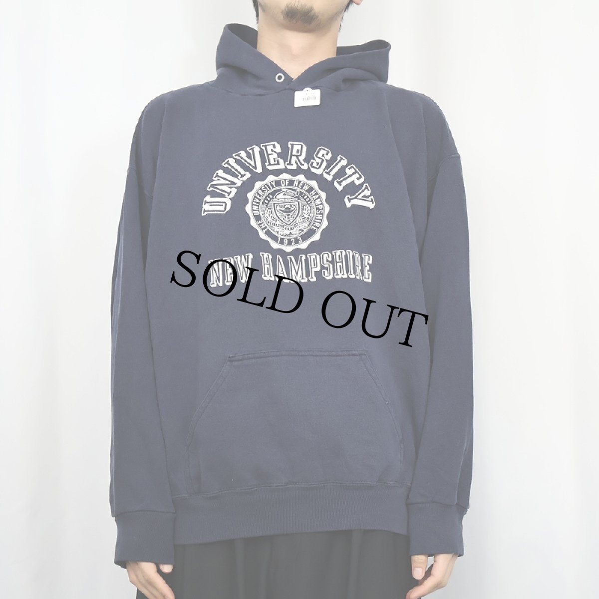 画像2: 90's USA製 "UNIVERSITY NEW HAMPSHIRE" プリントスウェットフーディー NAVY XL (2)