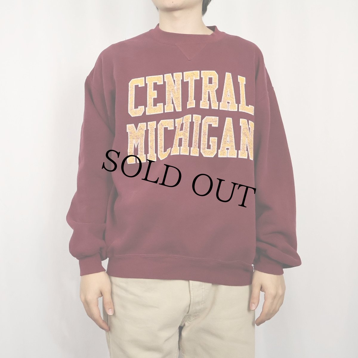画像2: 90's RUSSELL ATHLETIC USA製 "CENTRAL MICHIGAN" 前V プリントスウェット XL (2)