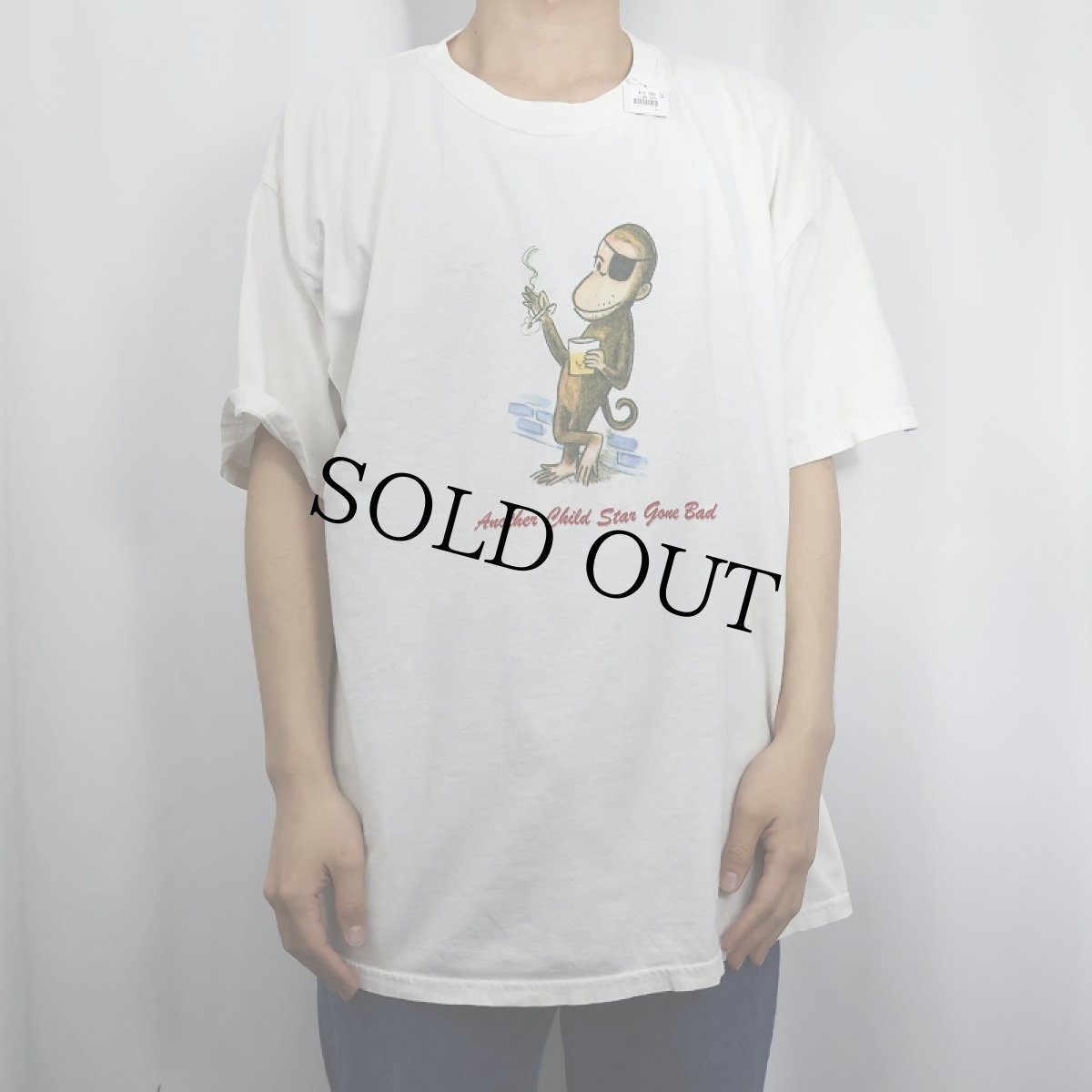 画像2: Curious George "Another Child Stan Gone Bad" キャラクタープリントTシャツ XL (2)