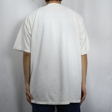 画像3: Curious George "Another Child Stan Gone Bad" キャラクタープリントTシャツ XL (3)