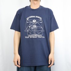 画像2: 90's USA製 "CHALLENGING THE HUMAN FACTOR" ウィトルウィウス的人体図 パロディプリントTシャツ NAVY XL (2)