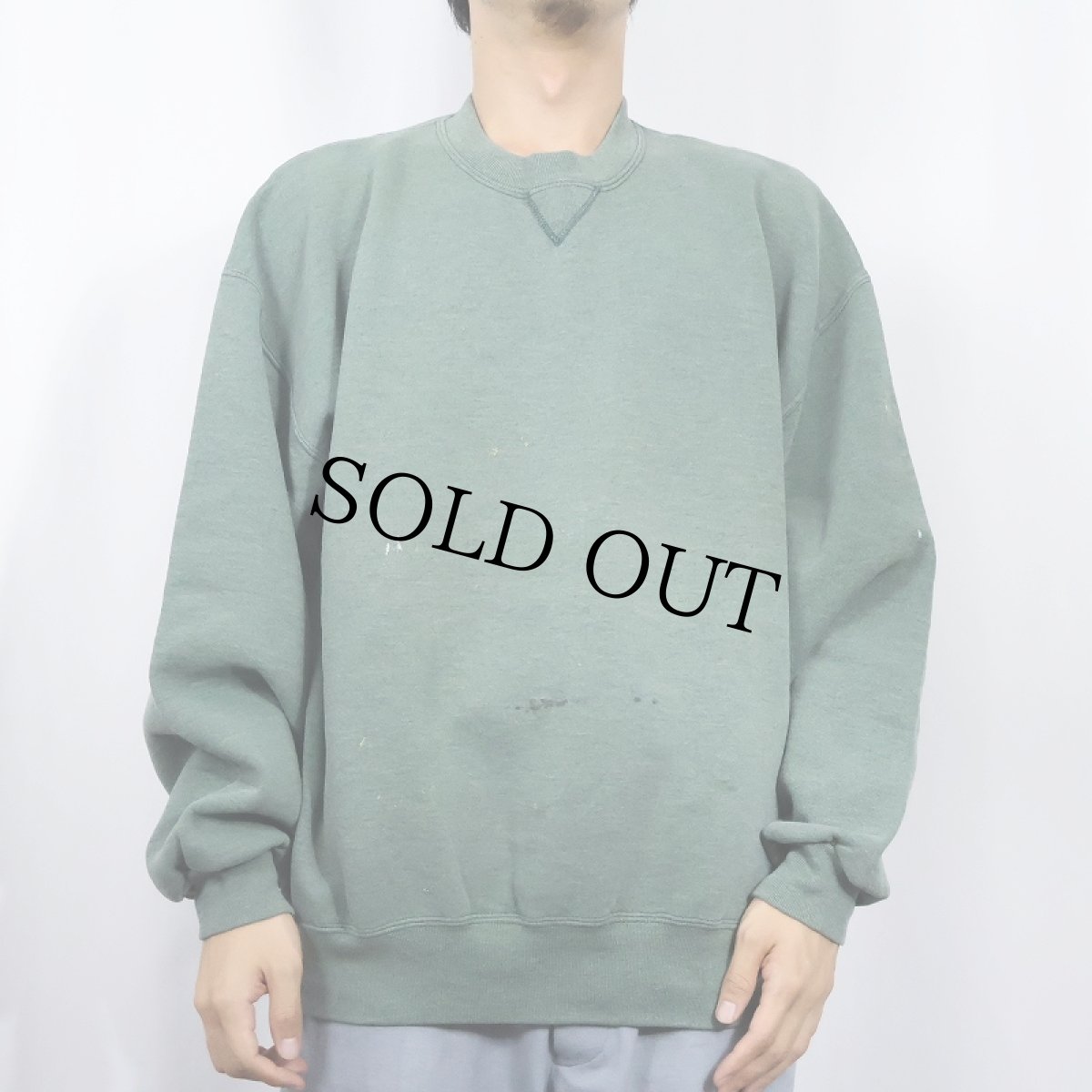 画像2: 90's RUSSELL ATHLETIC USA製 前V 無地フェードスウェット XL (2)