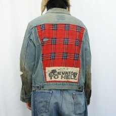 画像4: Levi's 缶バッジ付き カスタムデニムジャケット (4)