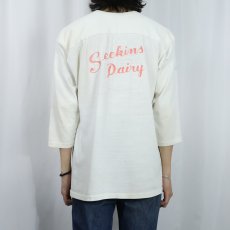 画像4: 60〜70's "Seekins Dairy" チェーン刺繍 Vネック コットンフットボールTシャツ (4)
