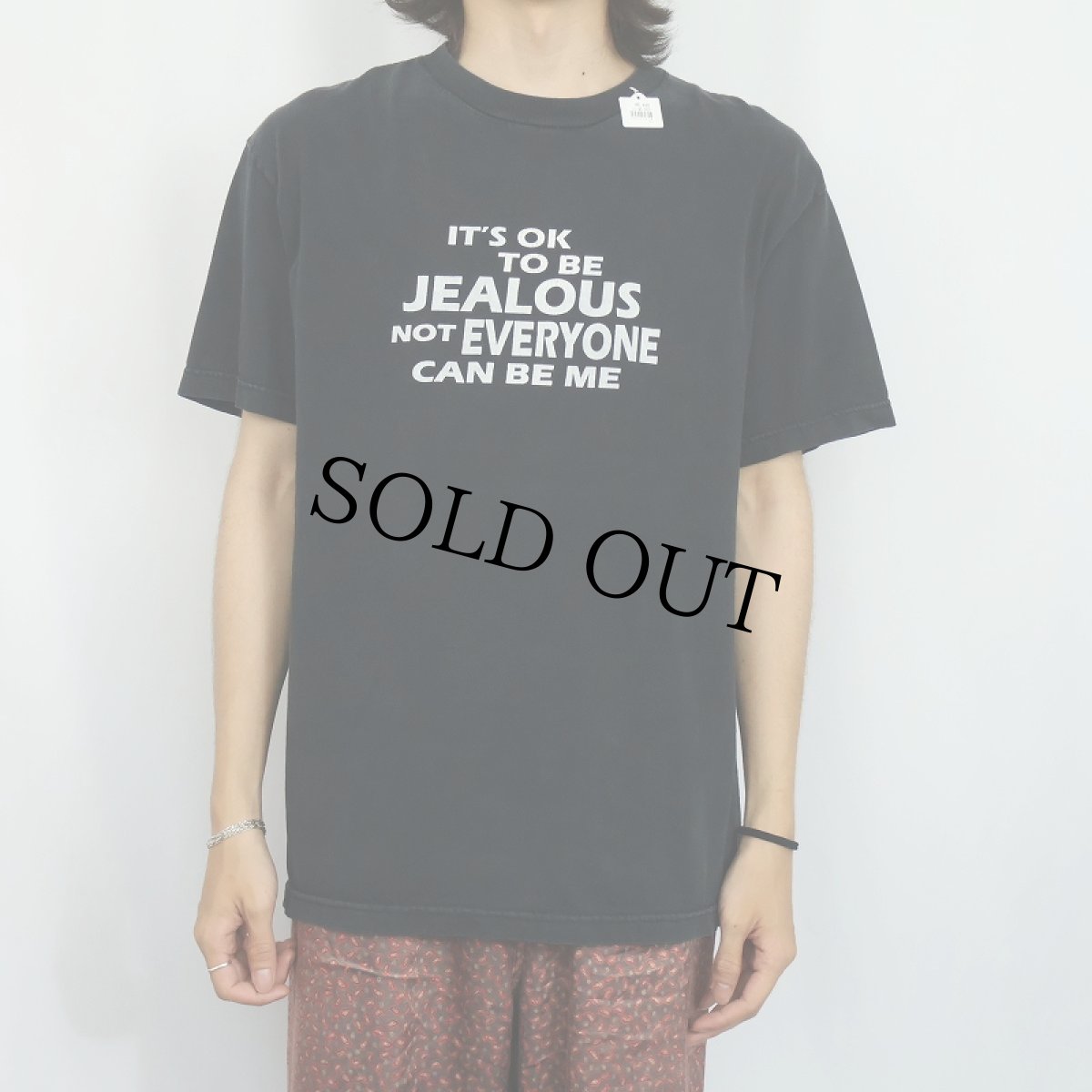 画像2: "IT'S OK TO BE JEALOUS..." メッセージプリントTシャツ BLACK L (2)