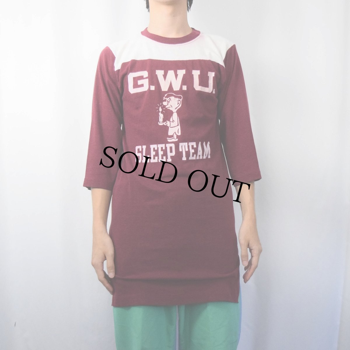 画像2: 【SALE】 80's Champion トリコタグ USA製 "G.W.U. SLEEP TEAM" フロッキープリント フットボールTシャツ MEDIUM (2)