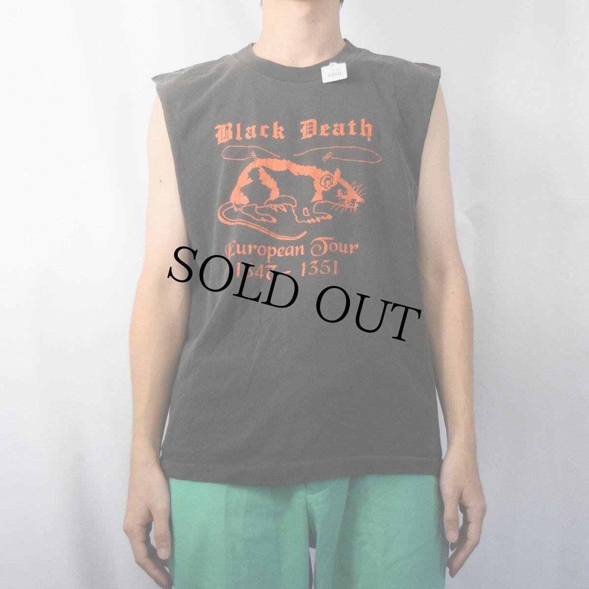 画像3: 90's Black Death USA製 "European Tour" カットオフスリーブ パンデミックプリントTシャツ M (3)