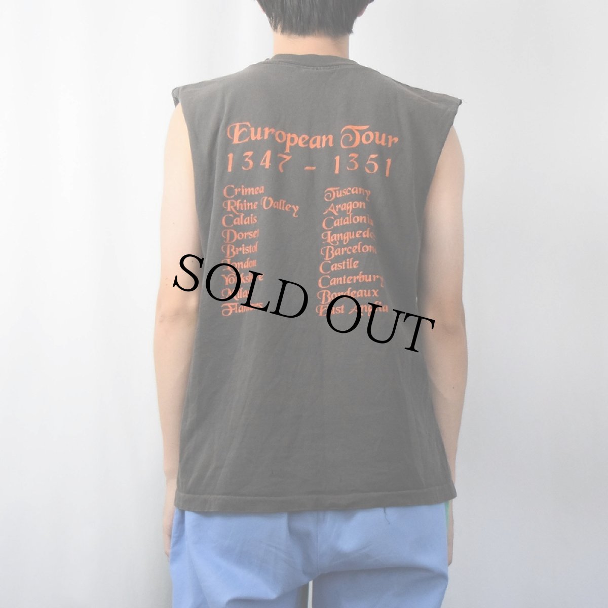 画像4: 90's Black Death USA製 "European Tour" カットオフスリーブ パンデミックプリントTシャツ M (4)