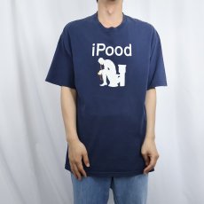 画像2: "iPood" ジョークプリントTシャツ NAVY L (2)