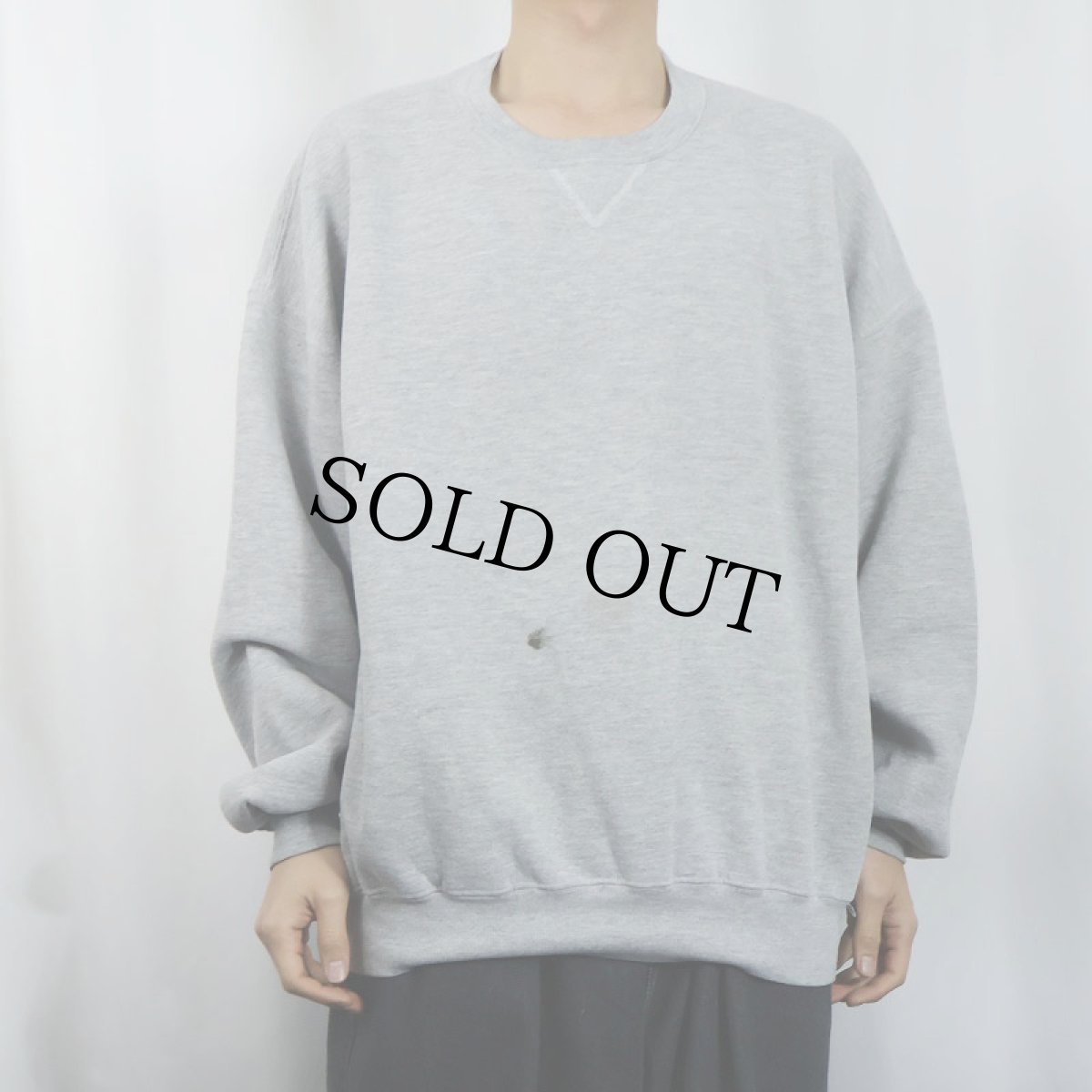 画像2: 90's RUSSELL ATHLETIC USA製 前V 無地スウェット XXL (2)