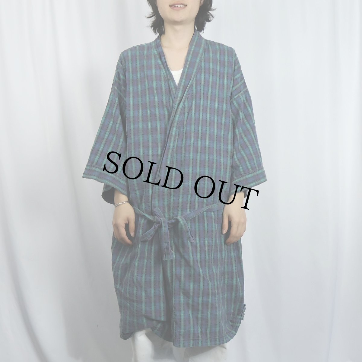 画像2: 90's ORVIS USA製 チェック柄 シアサッカーガウン L (2)