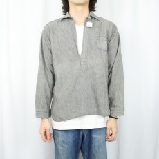 画像2: 30〜40's 杢グレー チンスト付き コットンプルオーバーシャツ (2)