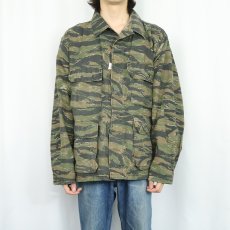 画像2: ROTHCO USA製 タイガーストライプカモ柄 ジャケット (2)