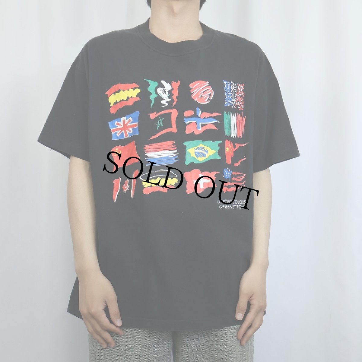 画像2: 90's UNITED COLORS OF BENETTON. 国旗プリントTシャツ BLACK XL (2)