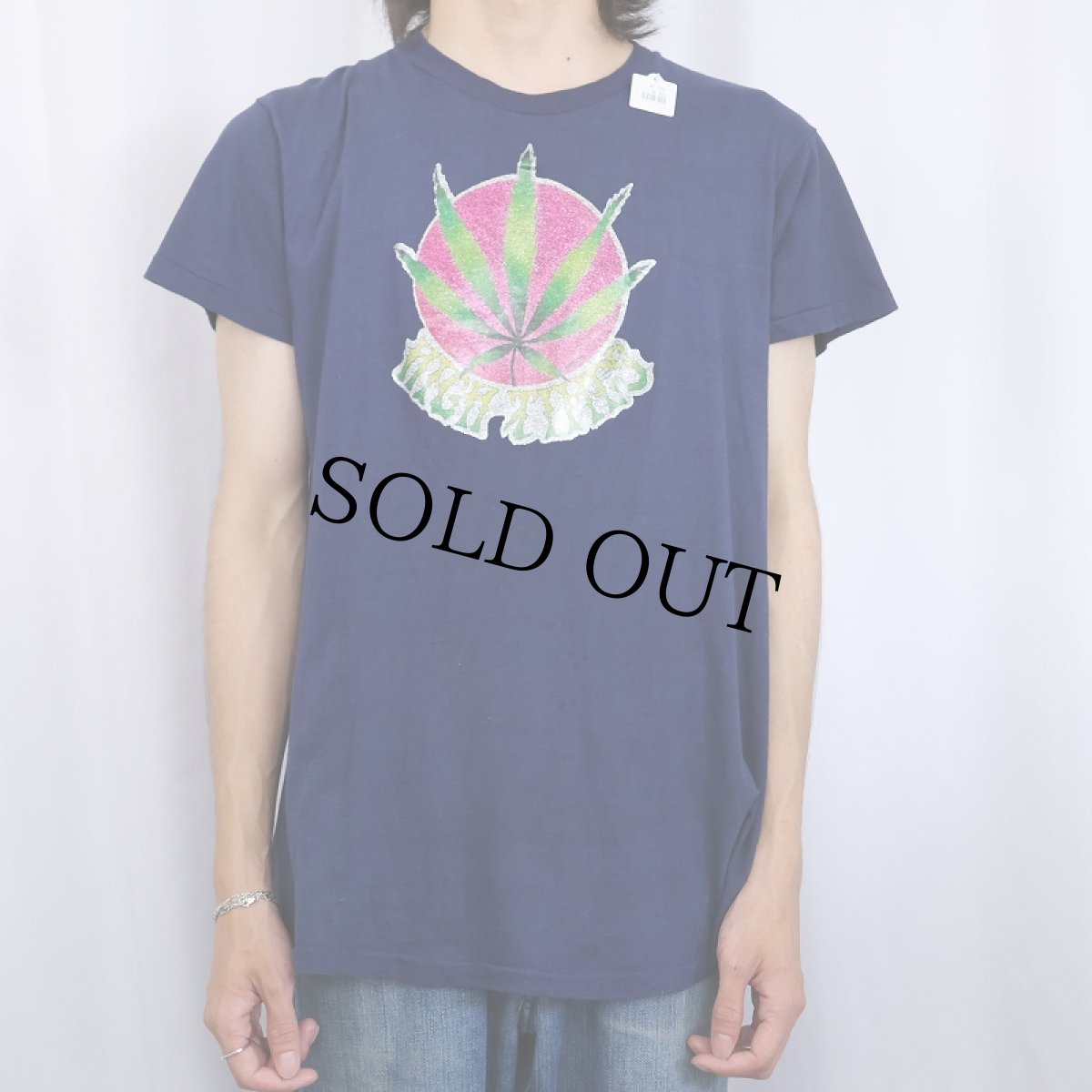 画像4: 70's USA製 "HIGH TIMES" ガンジャ ラメプリントTシャツ NAVY XL (4)
