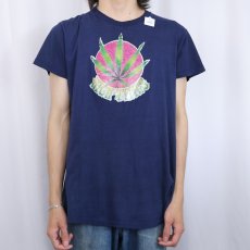 画像4: 70's USA製 "HIGH TIMES" ガンジャ ラメプリントTシャツ NAVY XL (4)