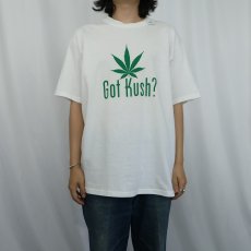 画像2: "Got Kush?" ガンジャ パロディプリントTシャツ L (2)