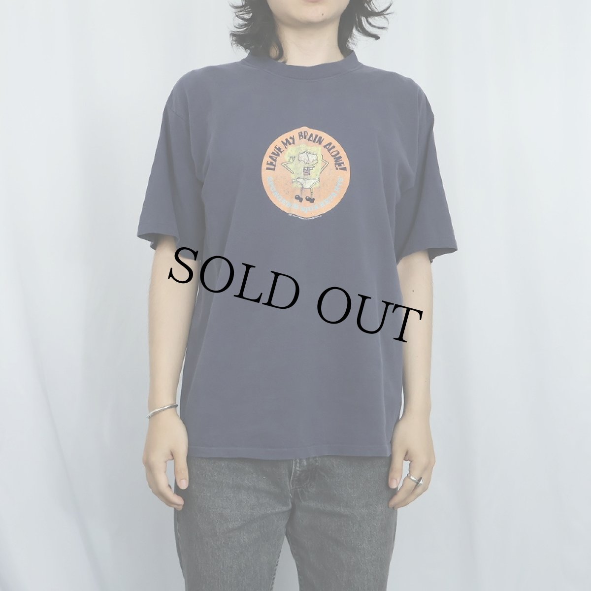 画像2: 2000's SPONGEBOB "LEAVE MY BRAIN ALONE!" キャラクタープリントTシャツ NAVY L (2)