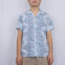 画像2: 50's DUKE KAHANAMOKU オールオーバーパターン レーヨンアロハシャツ S (2)
