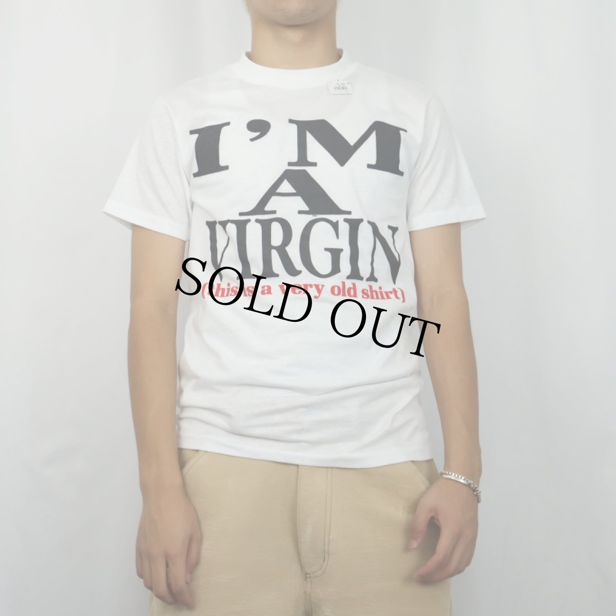 画像2: 80's USA製 "I'M A VIRGIN(this is a very old shirt)" プリントTシャツ M (2)