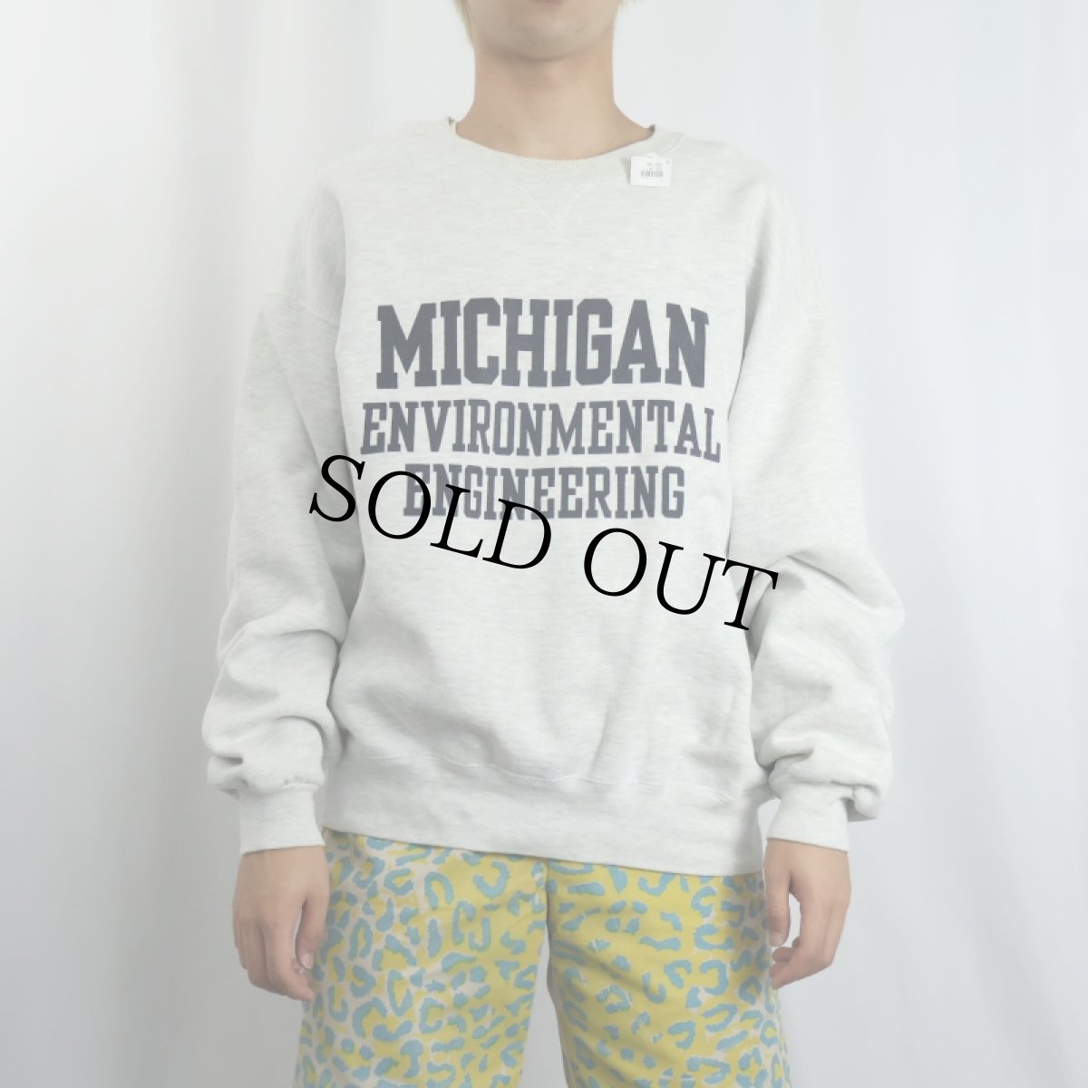 画像2: 90's RUSSELL ATHLETIC HIGH COTTON USA製 "MICHIGAN" 前V プリントスウェット XL (2)